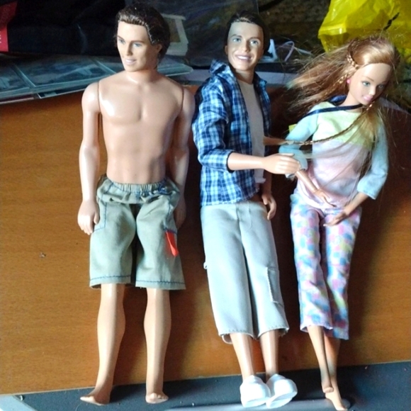 Ken & Barbie Lot - Picture 1 of 2